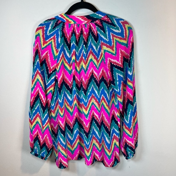 Lilly Pulitzer Women's Elsa Blouse Shirt Hearts a Flutter Chevron Vibrant Small - Picture 12 of 16